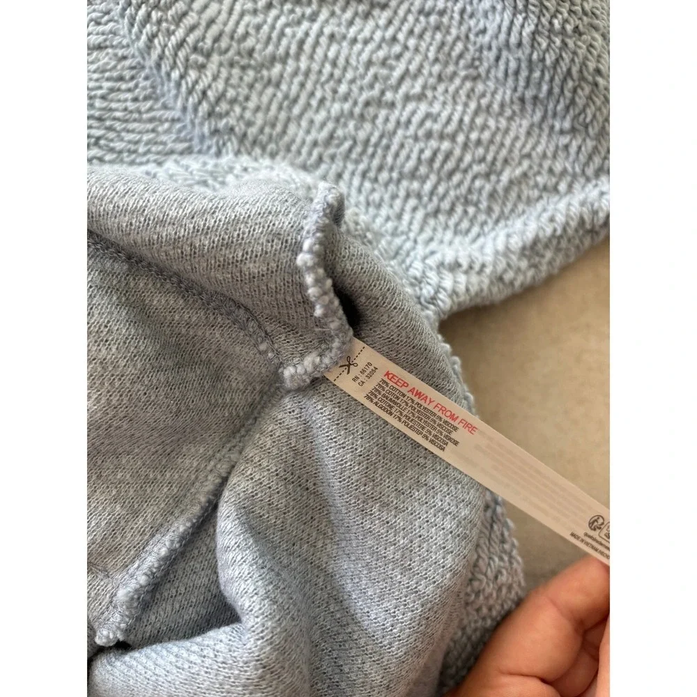 Free People Beach Sweater Womens Small Icy Blue Chunky Cowl‎ Neck Coastal NWT - Picture 7 of 7